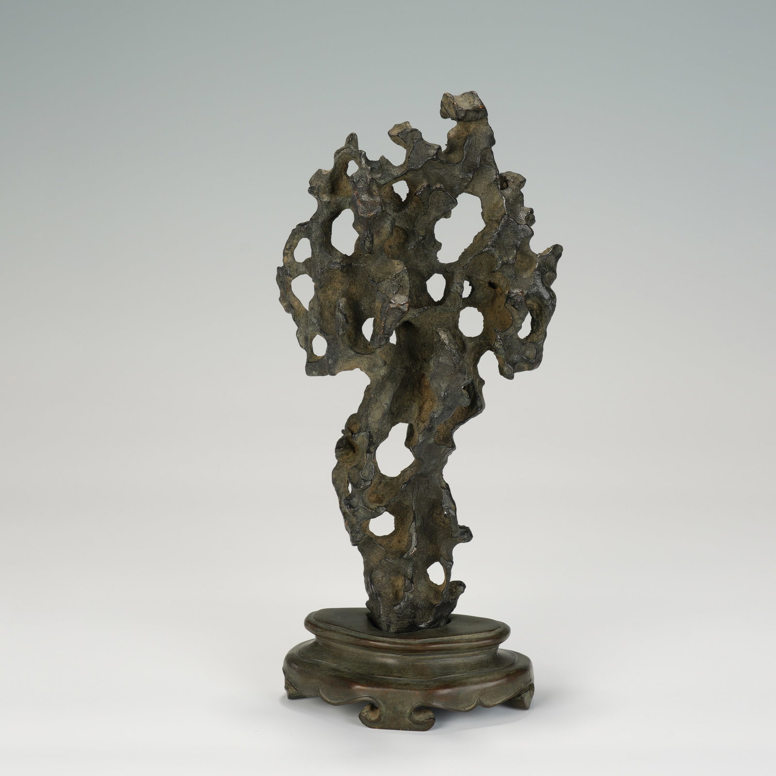 A CHINESE BRONZE LINGBI SCHOLAR'S ROCK ORNAMENT (1 of 9)