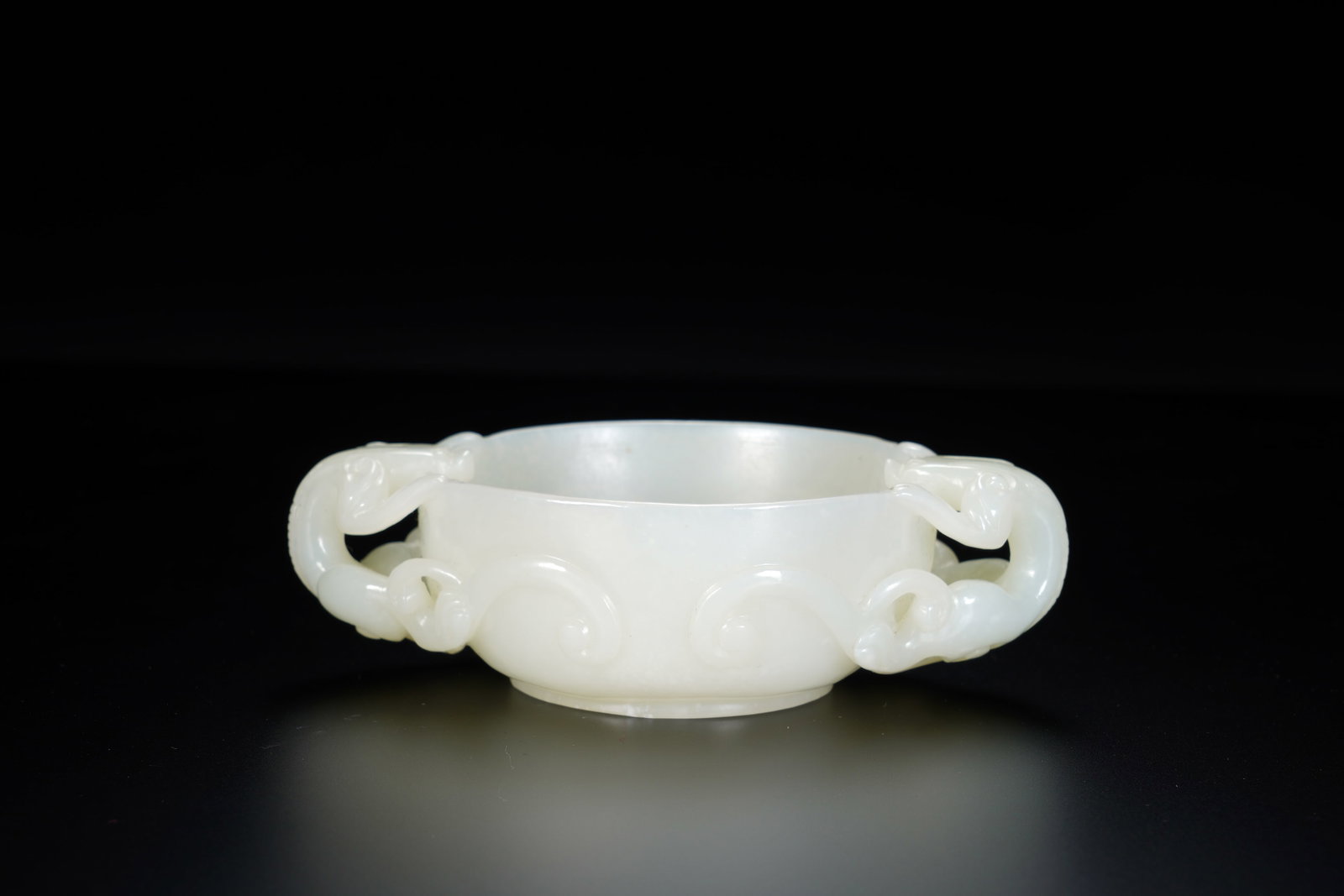 A CHINESE WHITE JADE CUP WITH TWIN CHILONG HANDLES - 4