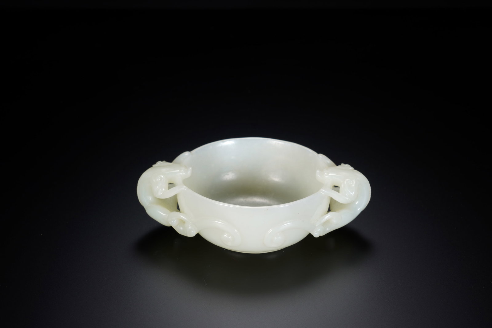 A CHINESE WHITE JADE CUP WITH TWIN CHILONG HANDLES - 7