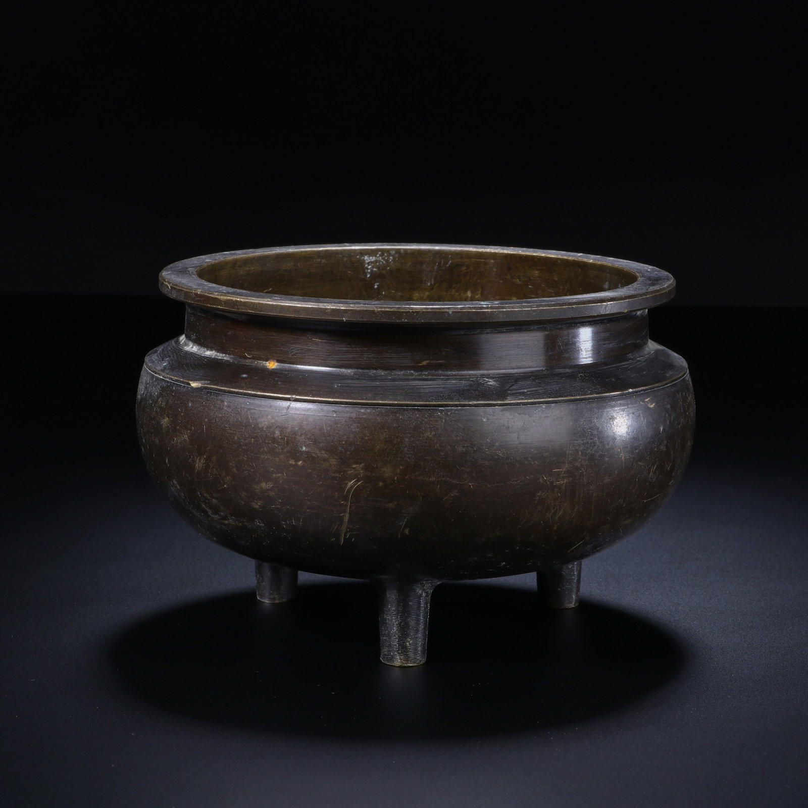 A CHINESE TRIPOD BRONZE CENSER (1 of 6)
