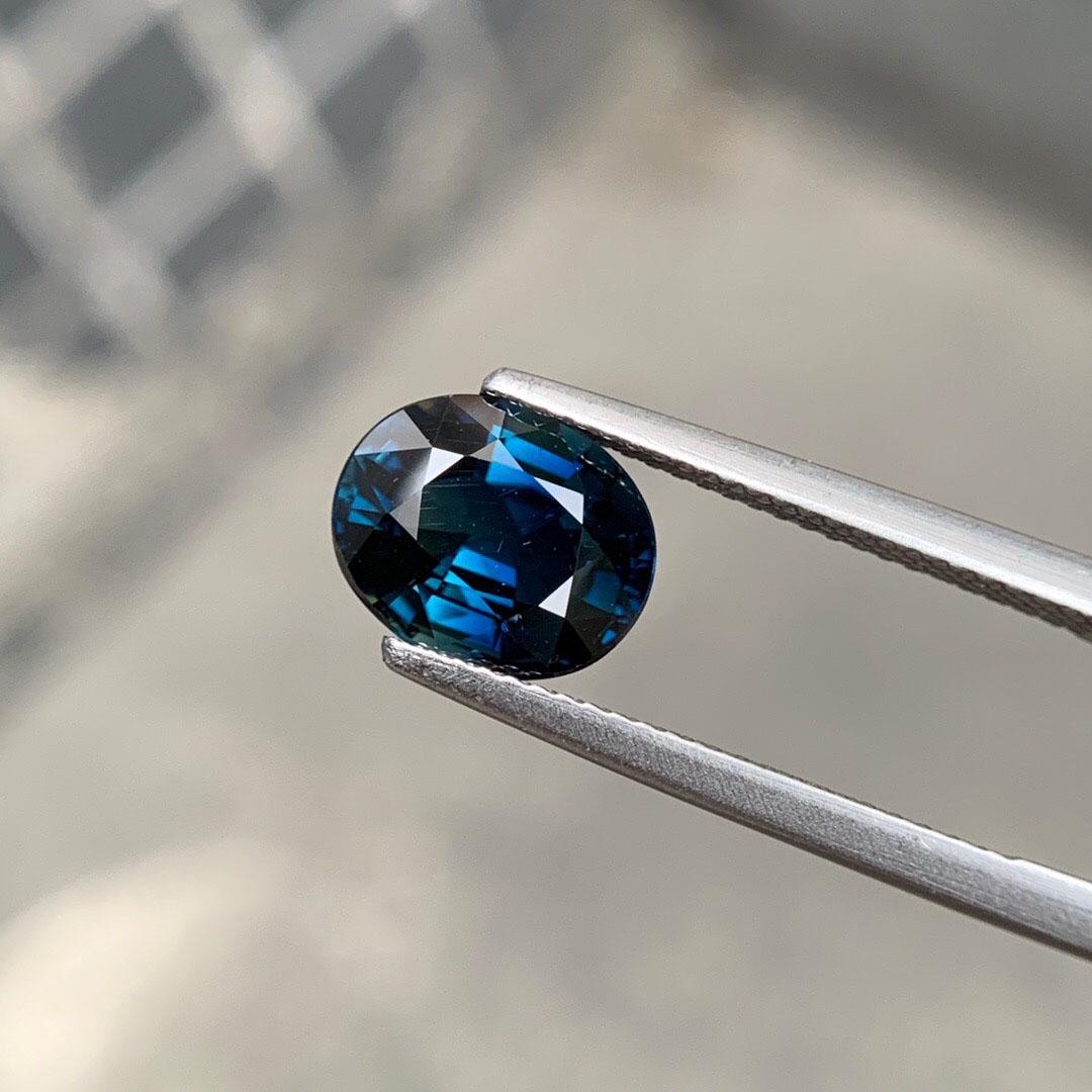 4.06 CT  Natural Blue Sapphire Loose stone (1 of 5)
