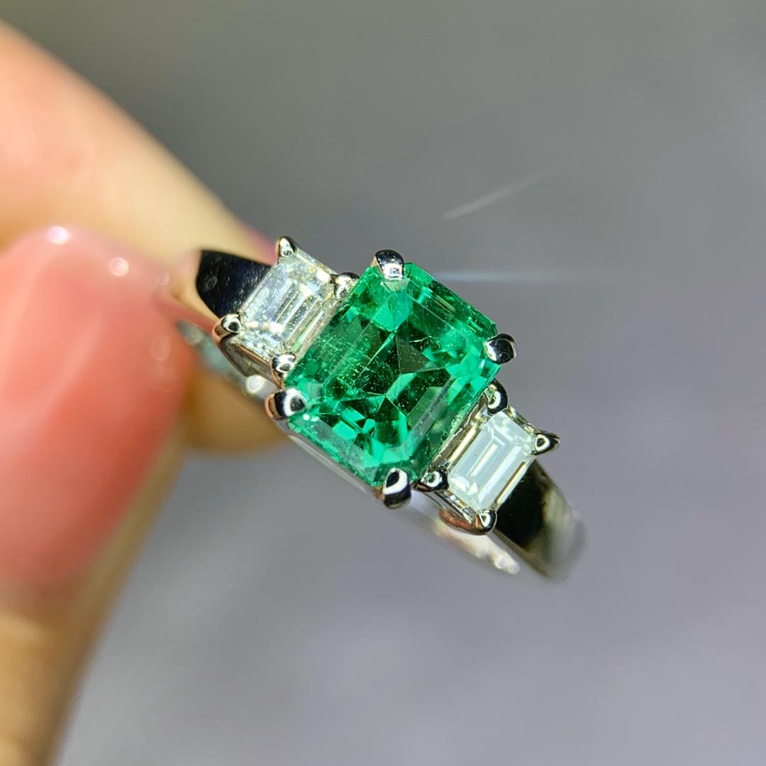 14K gold 1.56 CTW Emerald & Diamond Ring (1 of 6)