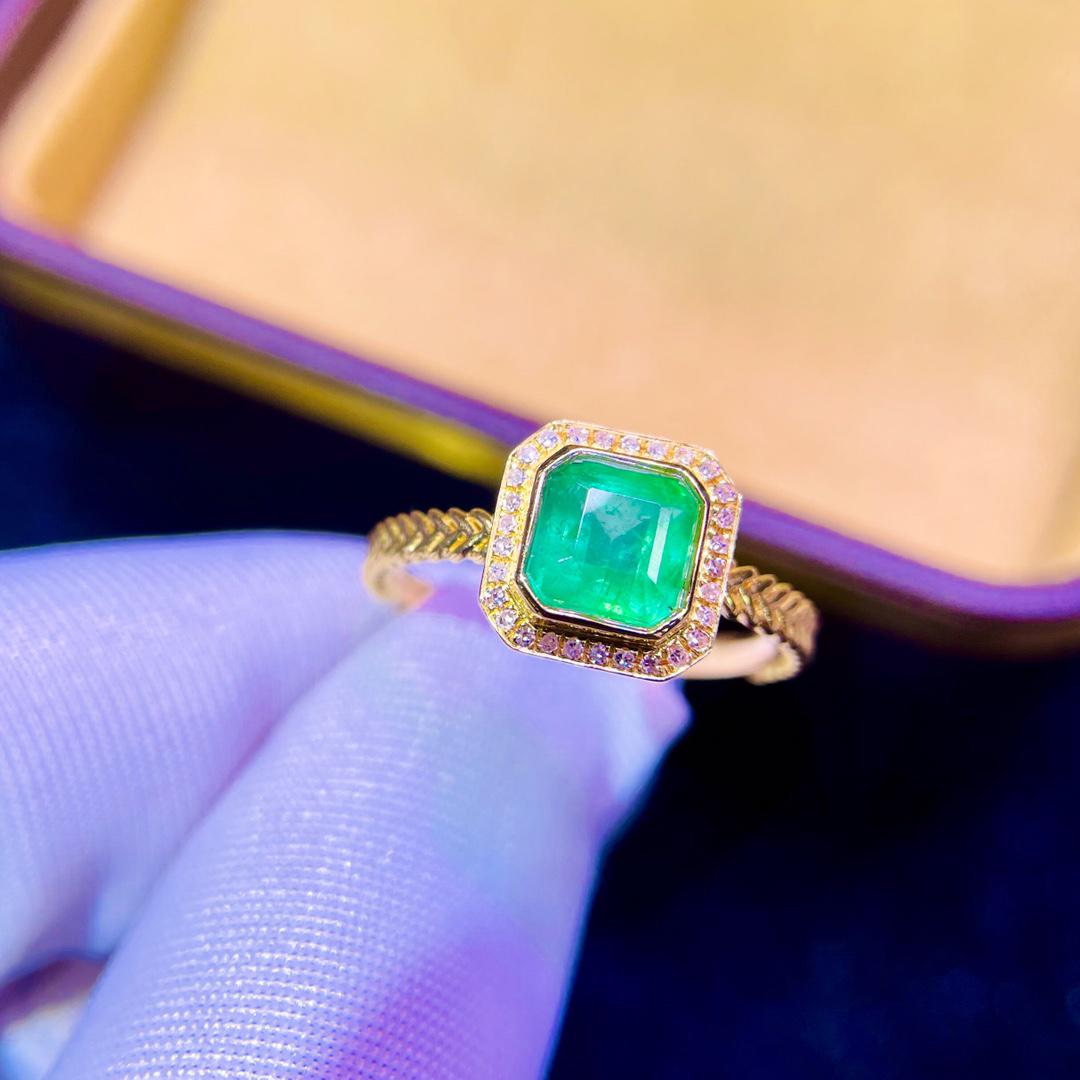 14K Yellow Gold 1.46 CT Emerald & Diamond Ring (1 of 7)