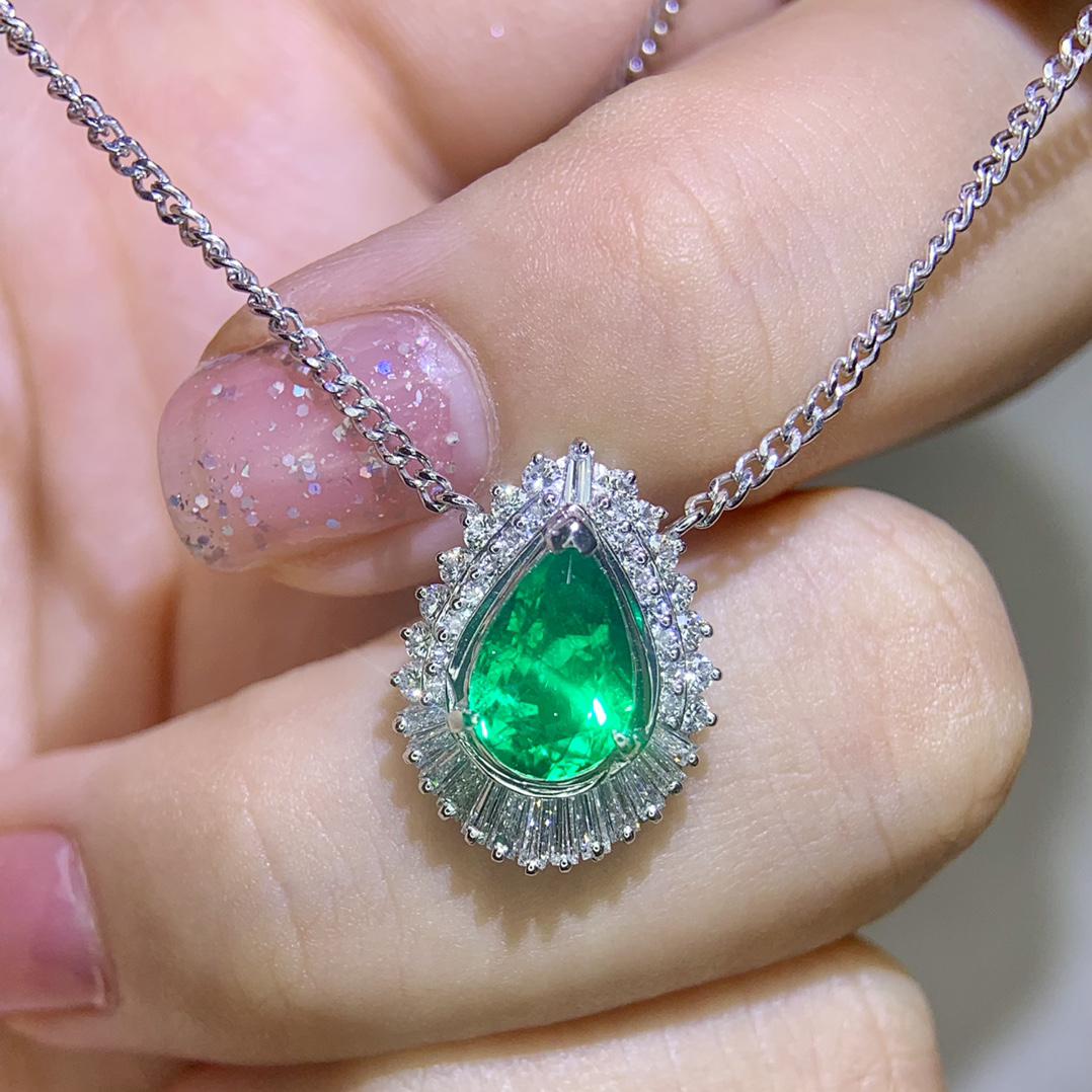 14K Gold 1.68 CTW Vivid Green Emerald & Diamond Pendant (1 of 7)