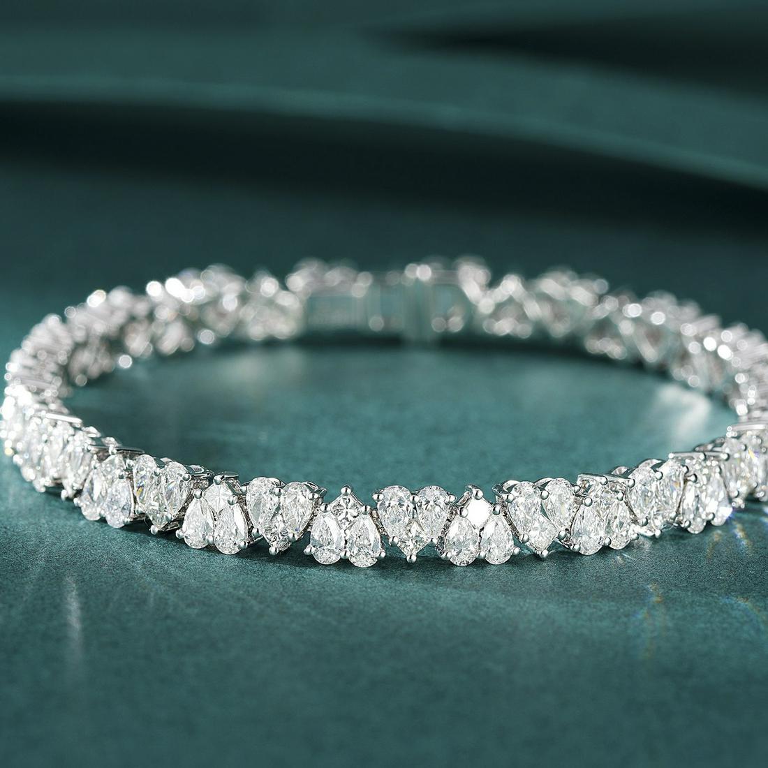 High-End 14K Gold 6.77 CTW Natural Diamond Bracelet with Certificate (1 of 5)