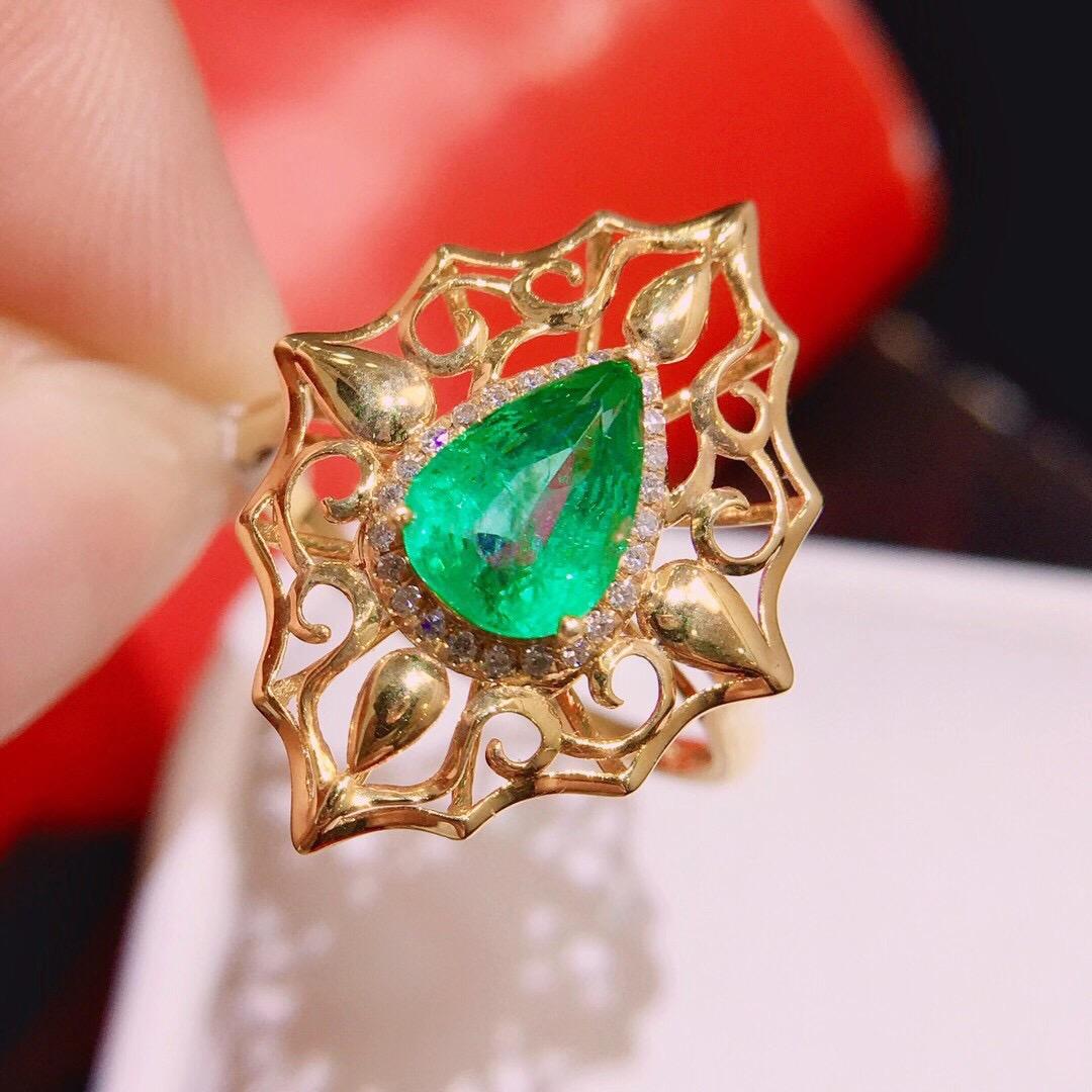 14K Yellow Gold 1 CT Emerald & Diamond Ring (1 of 5)