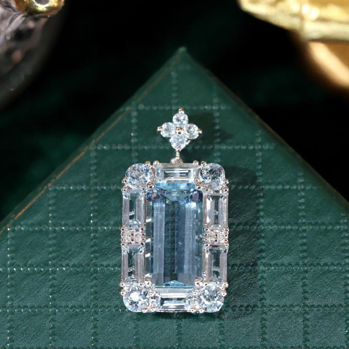 14K WHITE GOLD 6.76 CTW VIVID BLUE NATURAL AQUAMARINE & DIAMOND PENDANT (1 of 9)