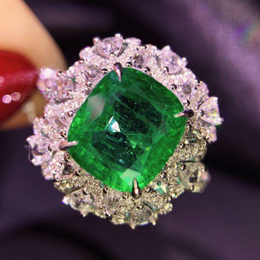 14K White Gold 3.4 CT Emerald & Diamond Ring (1 of 8)