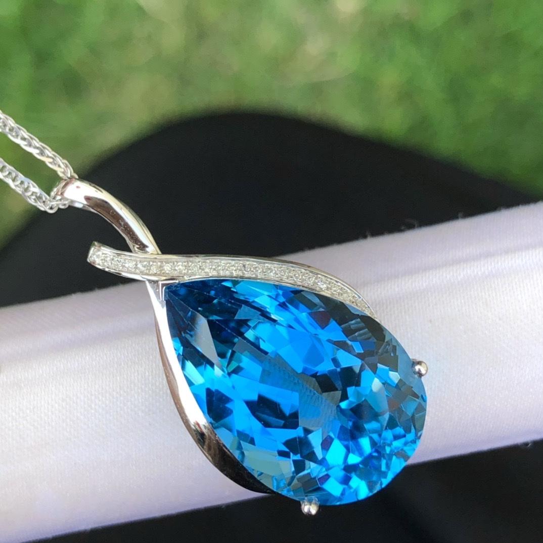 14K GOLD 24 CT NATURAL TOPAZ & DIAMOND PENDANT (1 of 4)