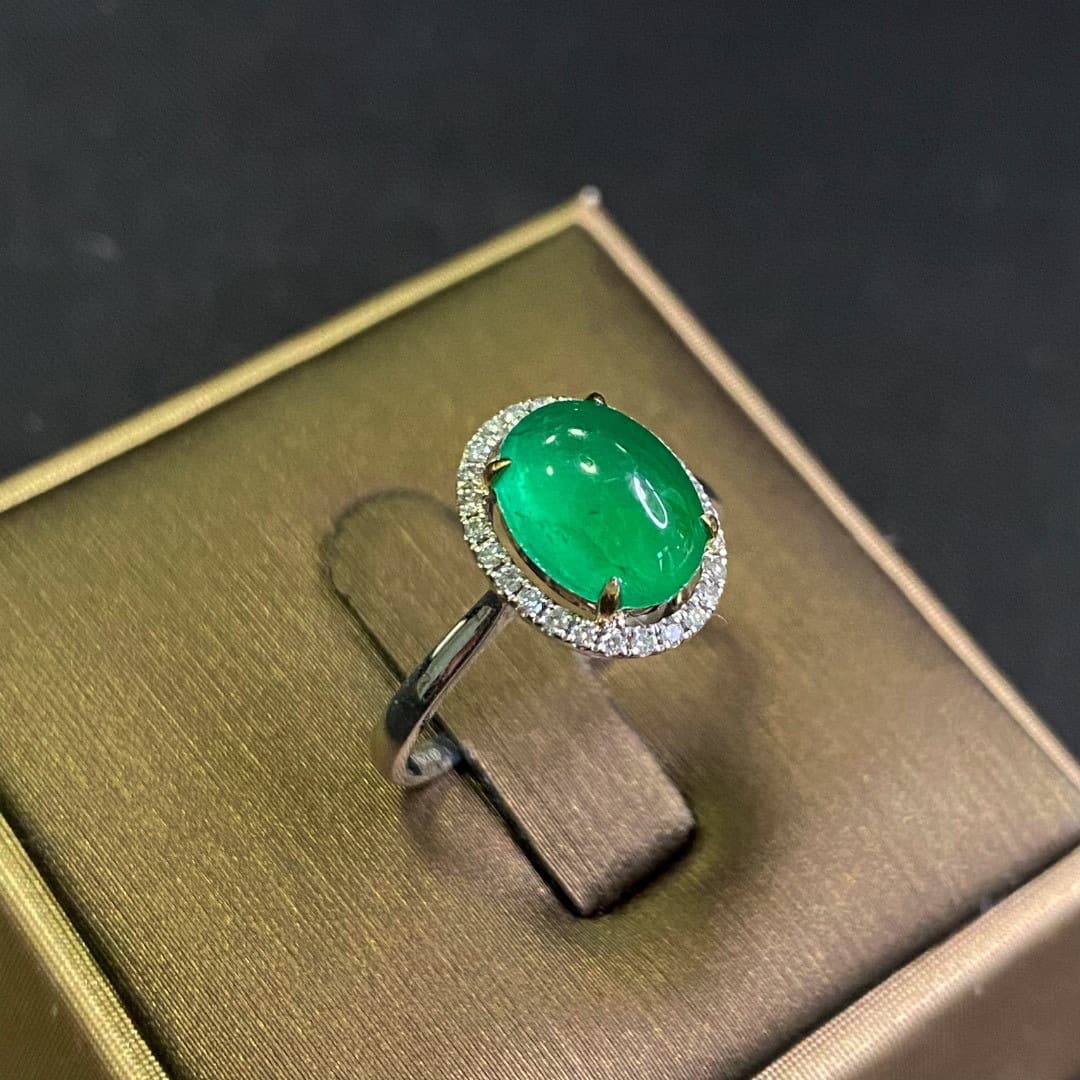 14K GOLD 2.38 CTW VIVID GREEN NATURAL EMERALD & DIAMOND RING (1 of 6)