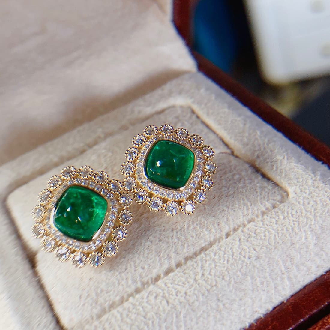 14K GOLD 3.68 CTW NATURAL EMERALD & DIAMOND EARRINGS (1 of 6)