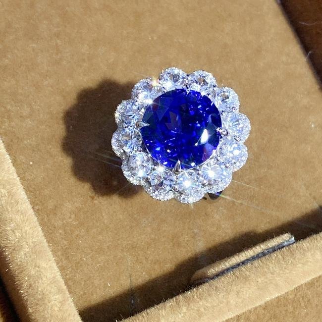 14K GOLD 9.39 CTW NATURAL TANZANITE & DIAMOND RING (1 of 11)