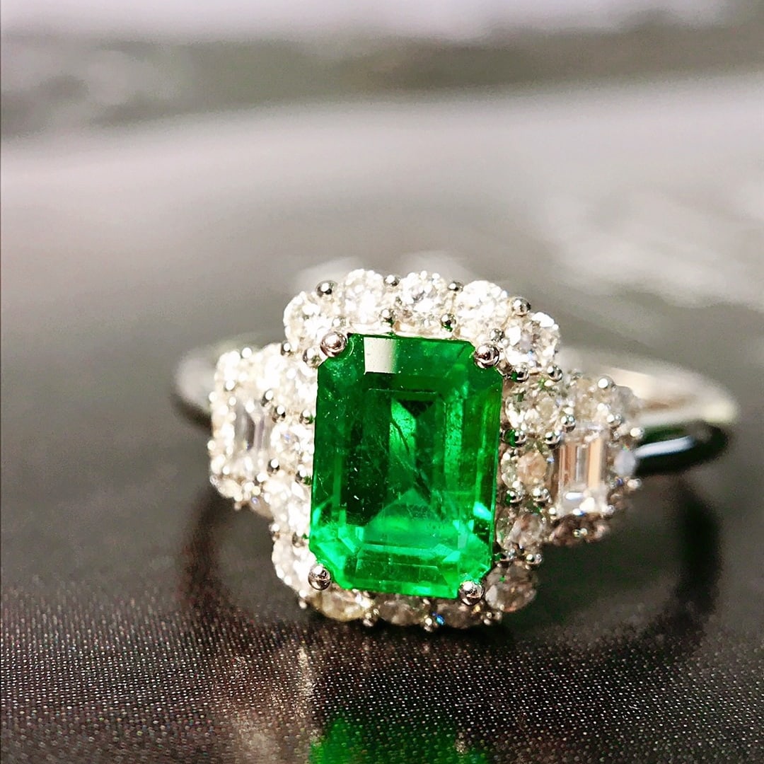 CERTIFIED 14K GOLD 1.65 CTW VIVID GREEN NATURAL EMERALD & DIAMOND RING (1 of 5)