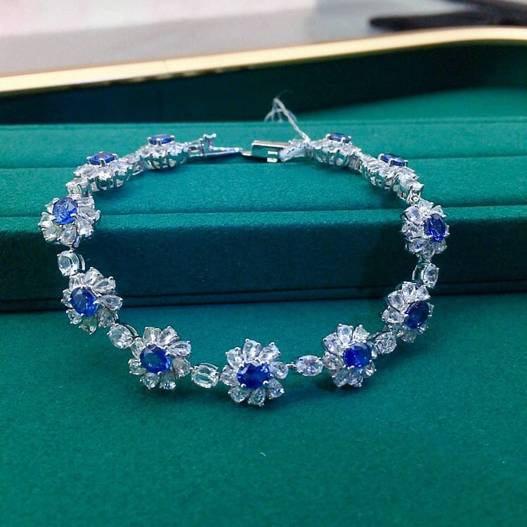 14K GOLD 12.22 CTW VIVID BLUE NATURAL SAPPHIRE & SAPPHIRE BRACELET (1 of 7)