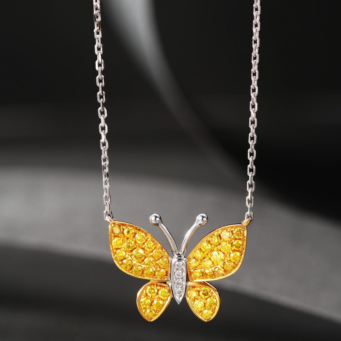 14K GOLD 0.35 CTW NATURAL YELLOW DIAMOND & DIAMOND NECKLACE: Ref:230648108 Gold Content:14K Gold Main Gemstone:Yellow Diamond Shape:Round Carat Weight:0.34ct Color:Yellow Treatment:Natural Cut Grade:G Adjacent Gemstone 2 : Diamond Shape:Round Carat Weig