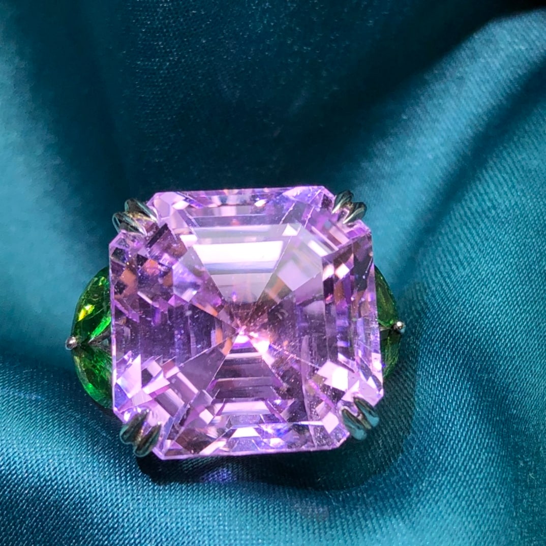 14K GOLD 27.2 CT NATURAL KUNZITE & TSAVORITE RING (1 of 7)