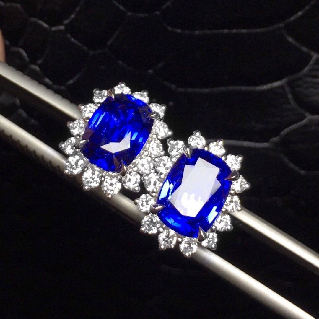 14K GOLD 5.61 CTW VIVID BLUE NATURAL SAPPHIRE & DIAMOND EARRINGS (1 of 7)