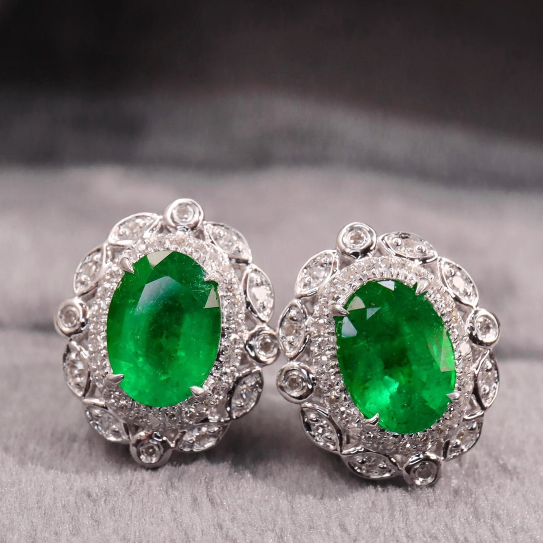14K GOLD 2.26 CTW VIVID GREEN NATURAL EMERALD & DIAMOND EARRINGS (1 of 7)