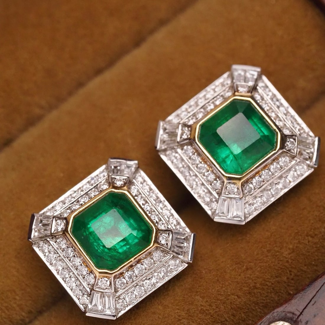 14K GOLD 3.38 CTW VIVID GREEN NATURAL EMERALD & DIAMOND EARRINGS (1 of 7)