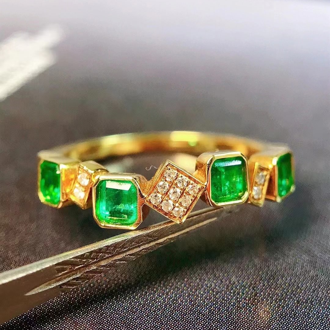 14K GOLD 0.58 CTW VIVID GREEN NATURAL EMERALD & DIAMOND RING (1 of 4)