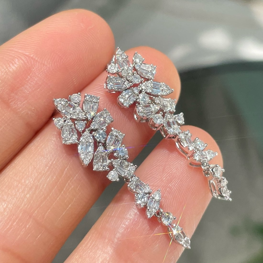 14K GOLD 1.00 CT NATURAL H DIAMOND EARRINGS: Ref:230741097 Gold Content:14K Gold Main Gemstone:Diamond Shape:Multiply Carat Weight:1.00ct Clarity Grade:VS2 Color:H Treatment:Natural Cut Grade:G