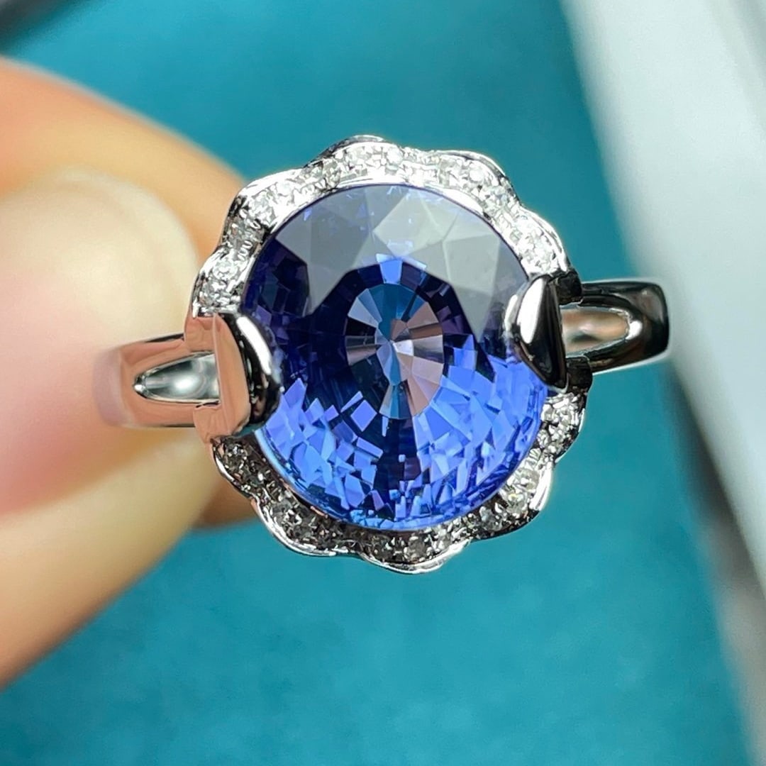 14K GOLD 5.2 CT NATURAL TANZANITE & DIAMOND RING (1 of 6)