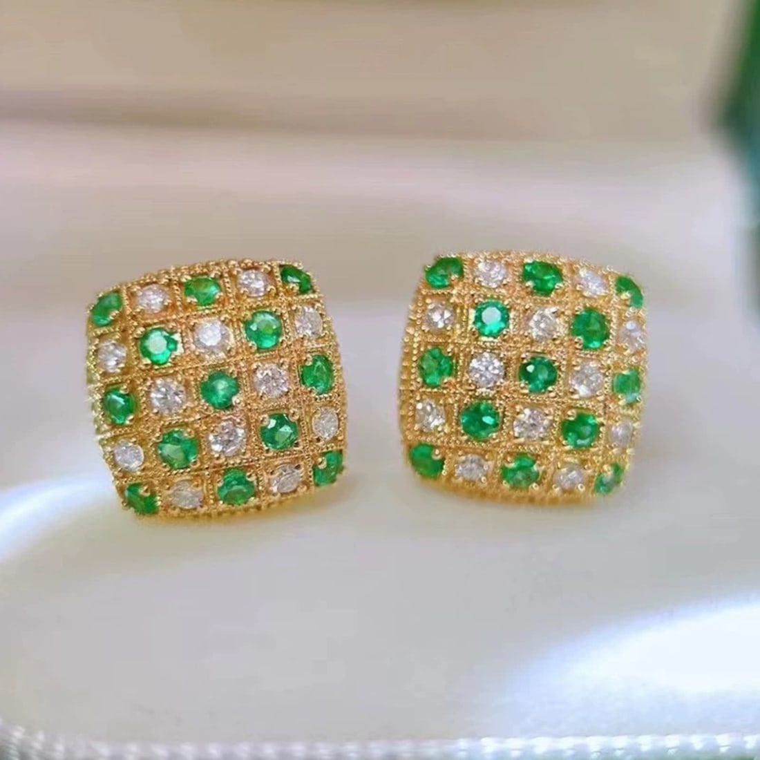 14K GOLD 0.96 CTW NATURAL EMERALD & DIAMOND EARRINGS (1 of 6)
