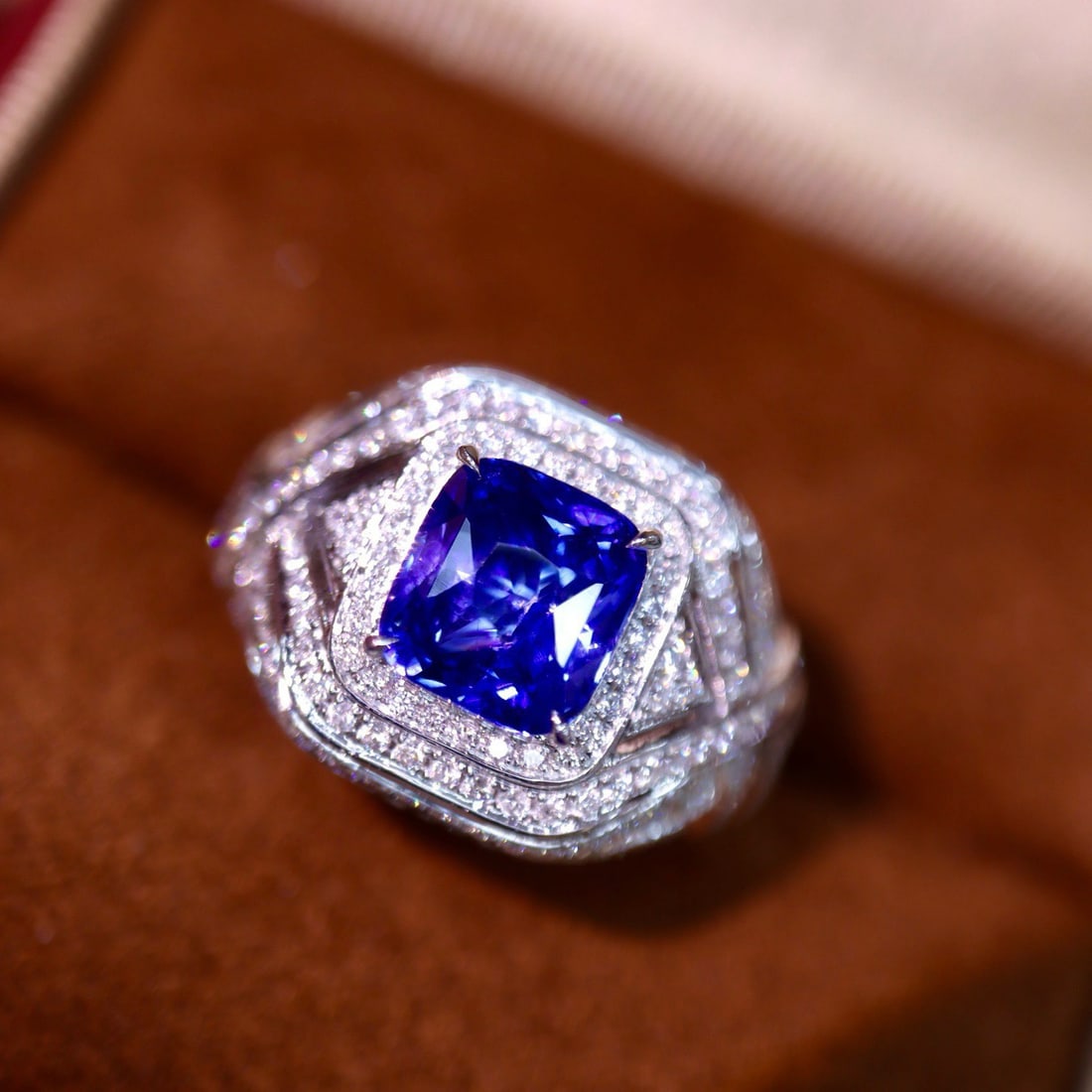 14K GOLD 3.73 CTW VIVID BLUE NATURAL SAPPHIRE & DIAMOND RING (1 of 6)