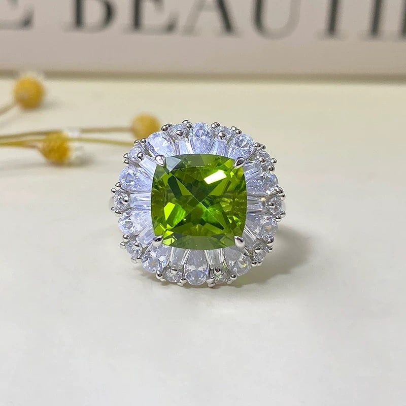 14K GOLD 4.2 CT NATURAL PERIDOT & DIAMOND RING (1 of 4)
