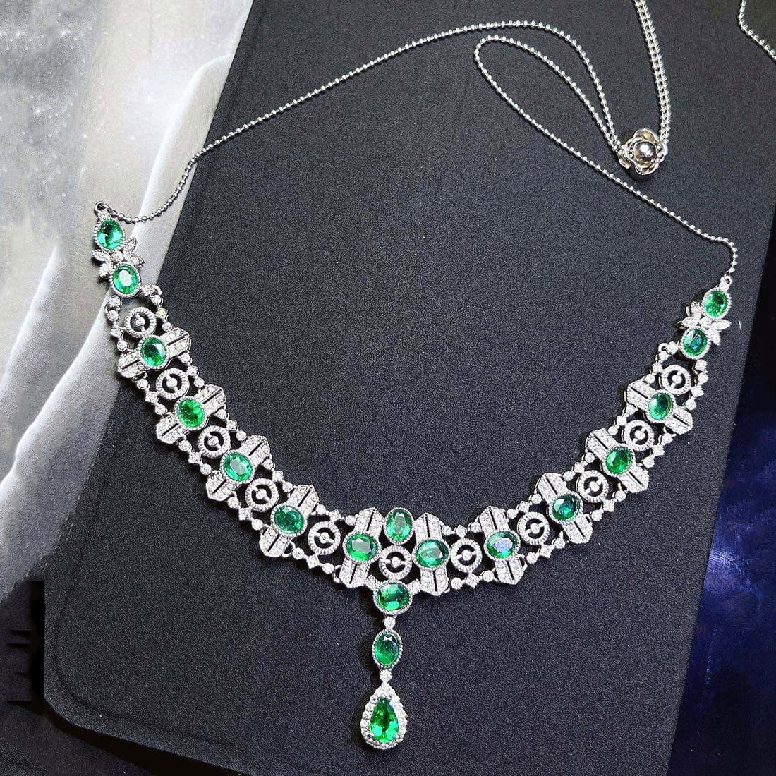 14k Gold 7.11 Ctw Natural Emerald & Diamond Necklace (1 of 7)