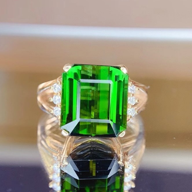 14k Gold 7.9 Ct Natural Tourmaline & Diamond Ring: Ref:230893003 / gold content:14k gold / ring size:7. 25us / main gemstone:tourmaline / shape:octagonal / carat weight:7. 9ct / color:green / treatment:natural / adjacent gemstone 2 : diamond / shape:r