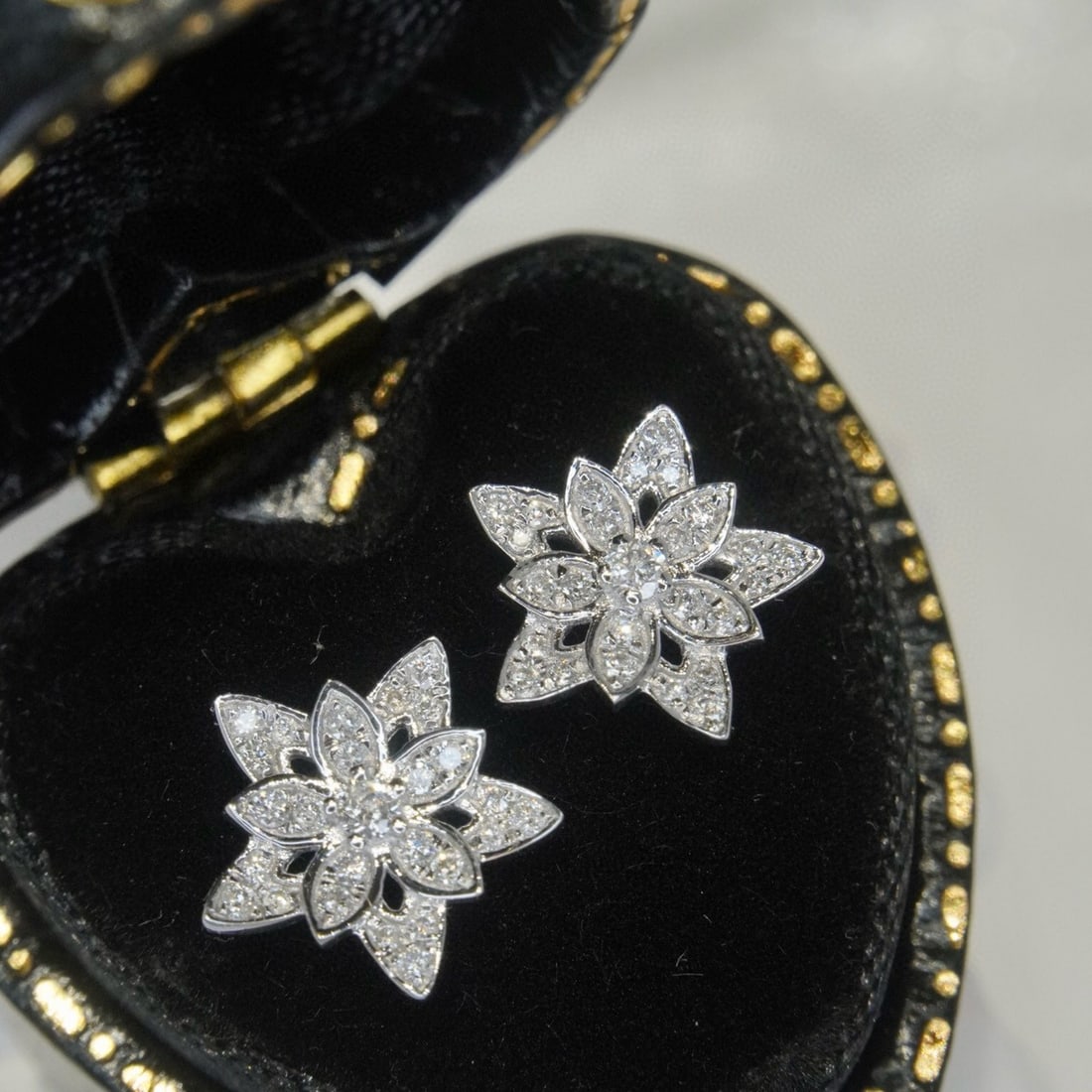 14k Gold 0.24 Ct Natural H Diamond Earrings: Ref:230893056 / gold content:14k gold / main gemstone:diamond / shape:round / carat weight:0. 24ct / clarity grade:vs-si / color:h / treatment:natural / cut grade:g / Condition: New Low Estimate: 1100