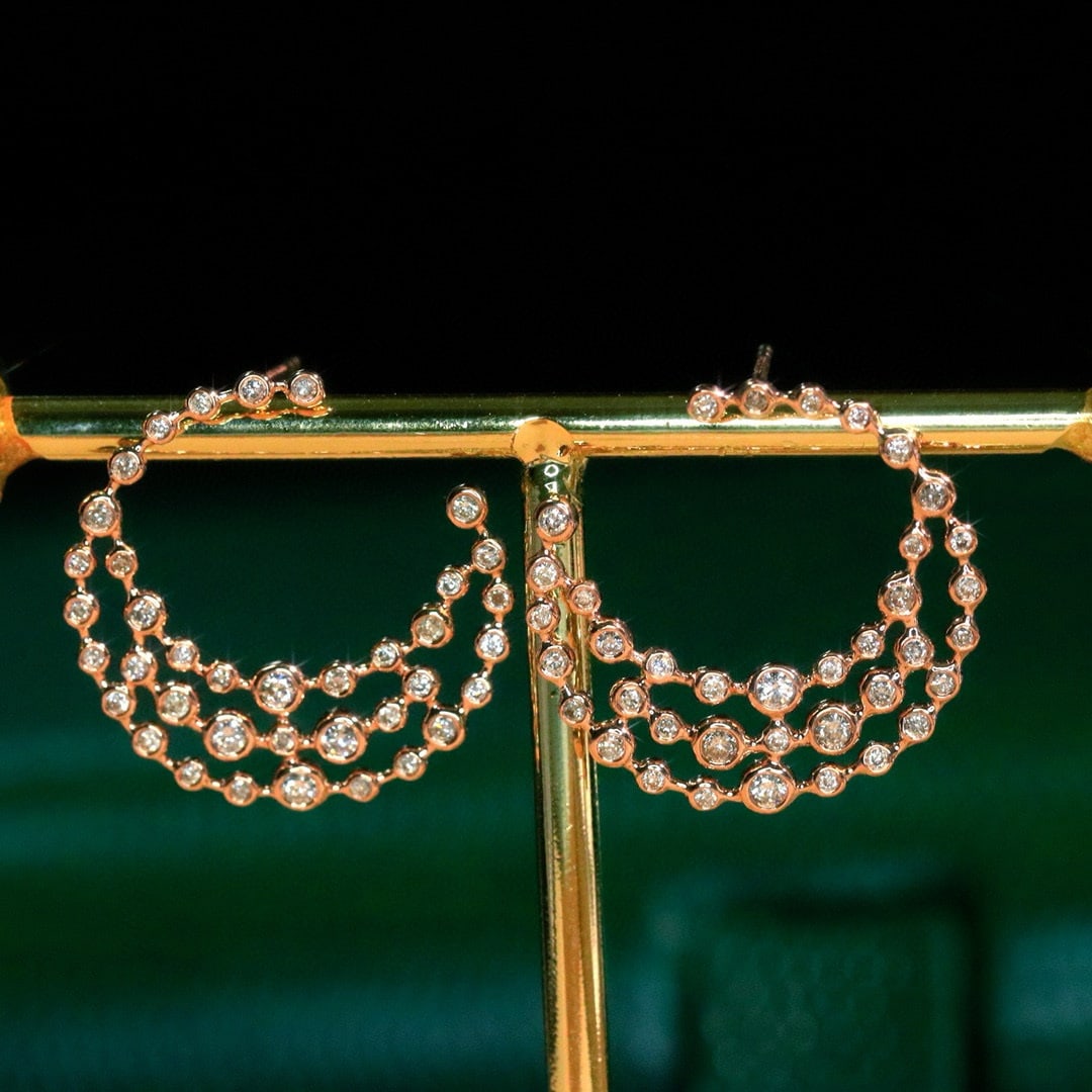 14k Gold 0.56 Ct Natural H Diamond Earrings: Ref:230893112 / gold content:14k gold / main gemstone:diamond / shape:round / carat weight:0. 56ct / clarity grade:vs-si / color:h / treatment:natural / cut grade:g / Condition: New Low Estimate: 1800