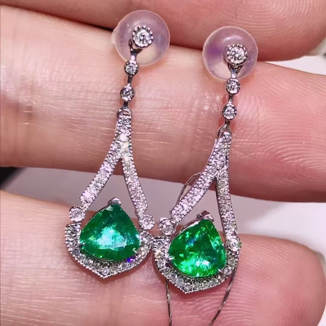 14K GOLD 1.8 CT NATURAL EMERALD & DIAMOND EARRINGS (1 of 5)