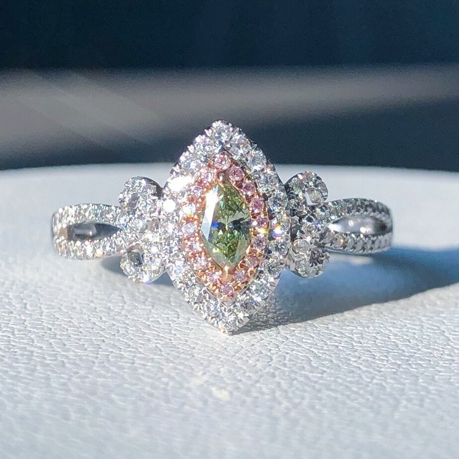 14K GOLD 0.12 CT NATURAL GREEN DIAMOND & DIAMOND RING (1 of 6)