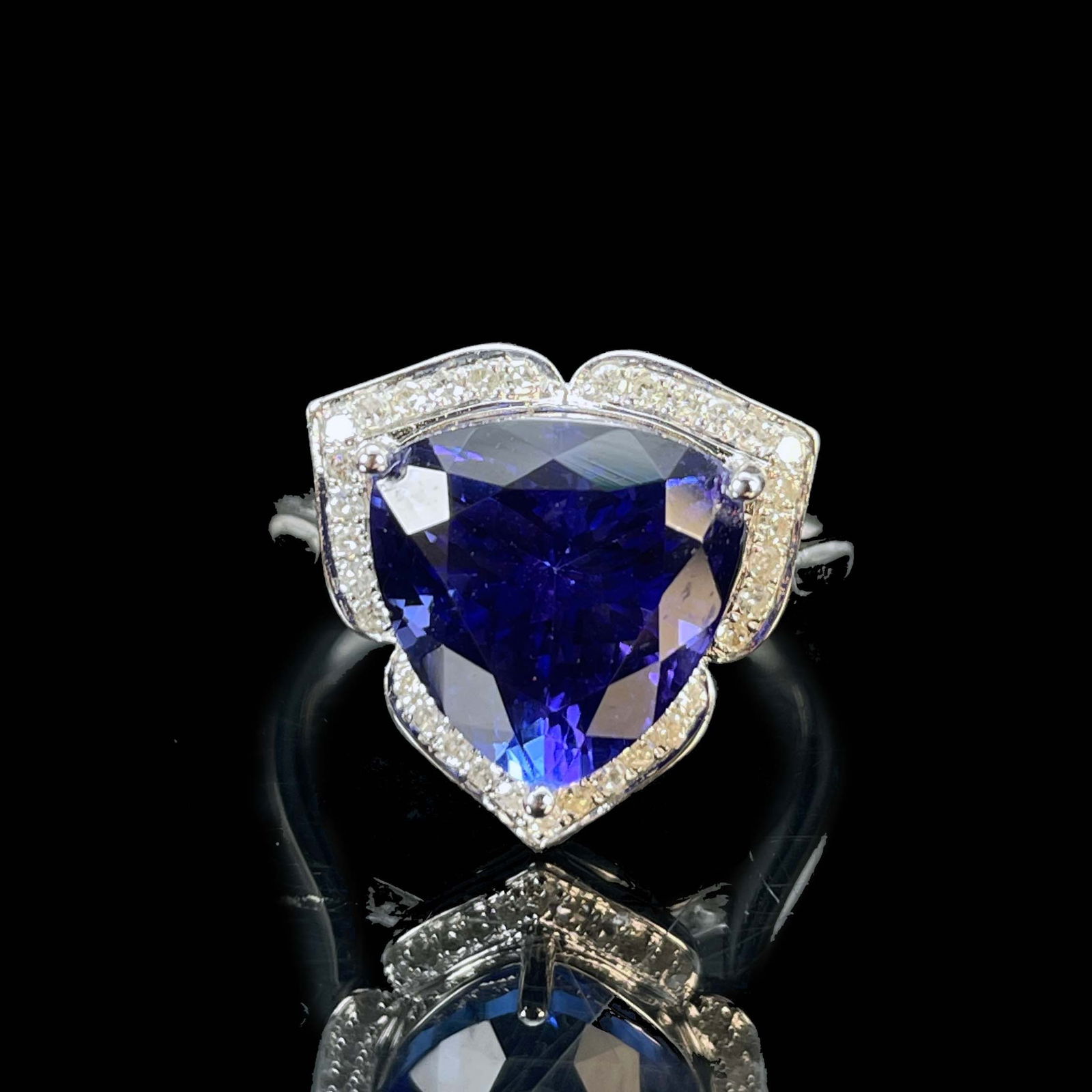 14K GOLD 4.46 CT NATURAL TANZANITE & DIAMOND RING (1 of 6)