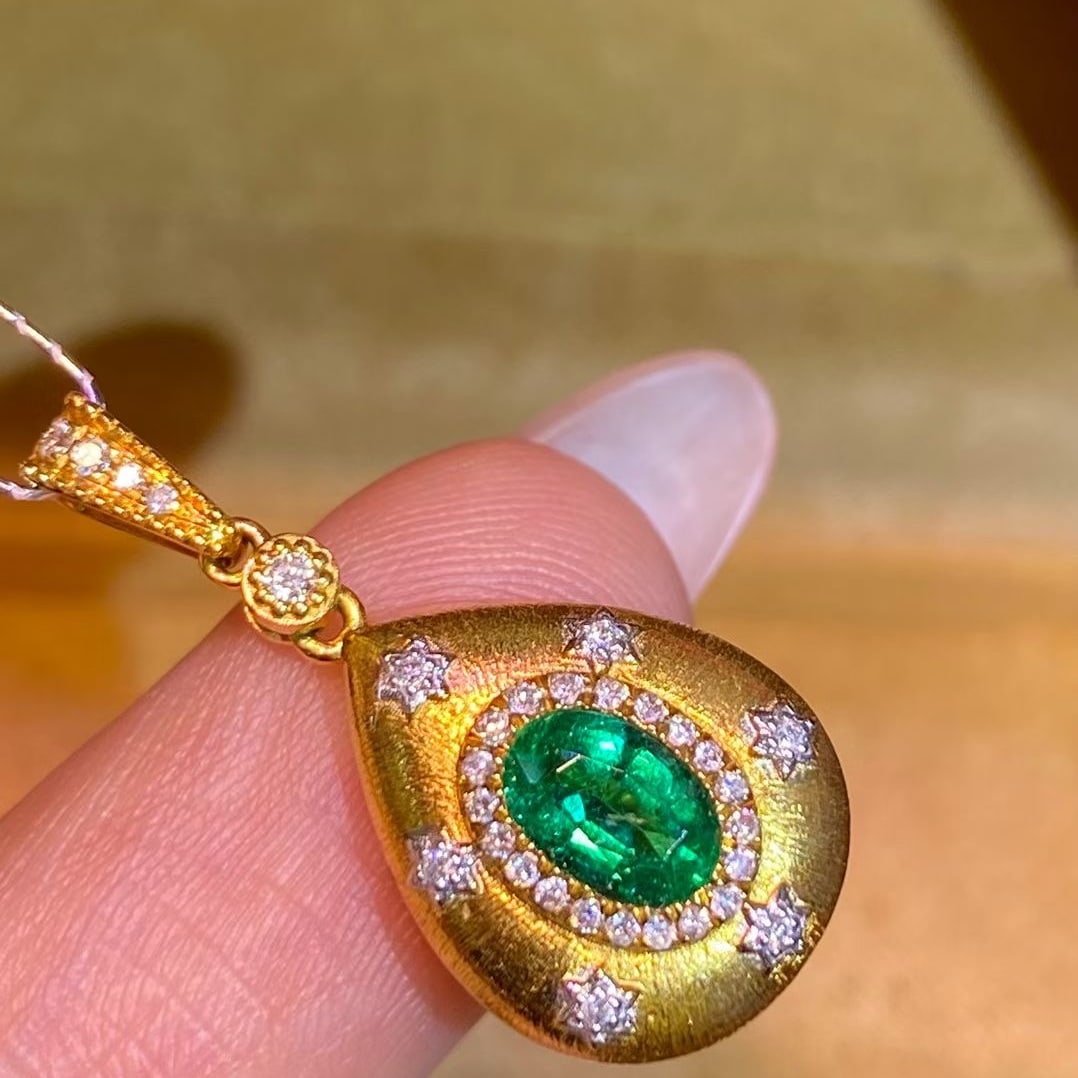 14k Gold 0.60 Ctw Natural Emerald & Diamond Pendant( Without Chain ) (1 of 4)