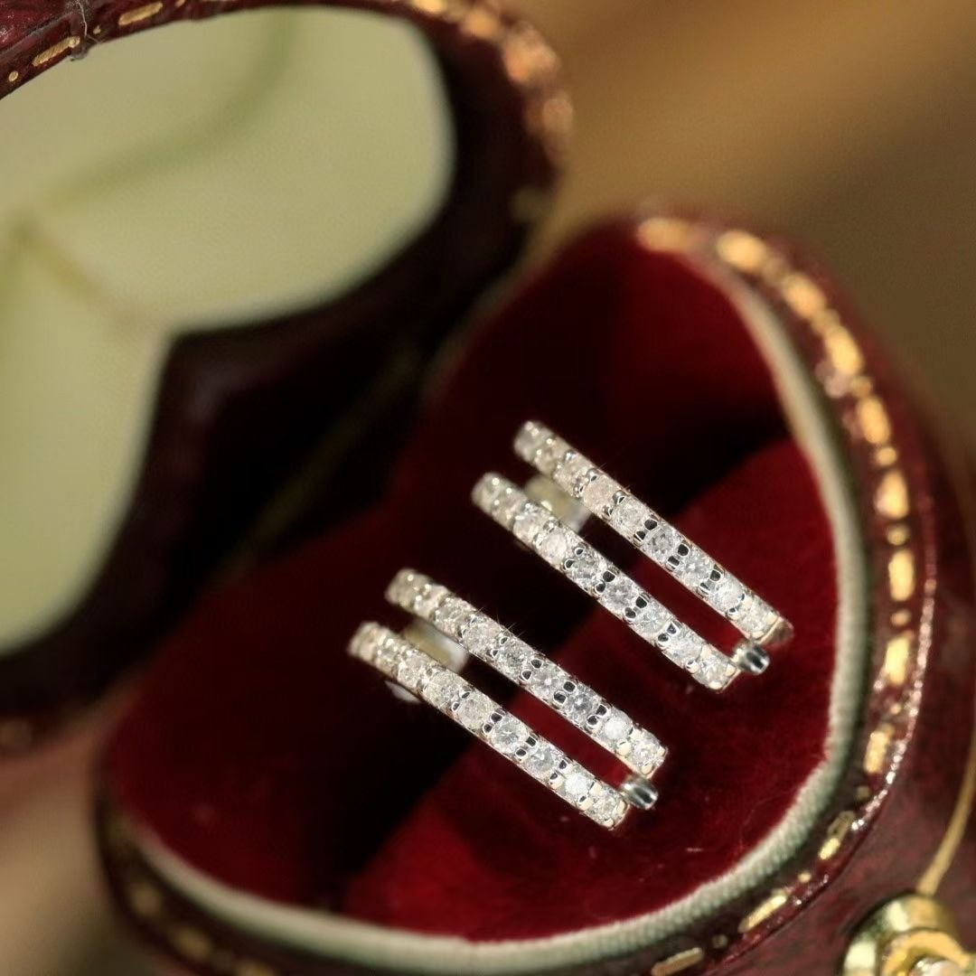 14k Gold 0.36 Ct Natural H Diamond Earrings: Ref:230963041 // gold content:14k gold // main gemstone:diamond // shape:round // carat weight:0. 36ct // clarity grade:vs-si // color:h // treatment:natural // cut grade:g // Condition: New Low Estim