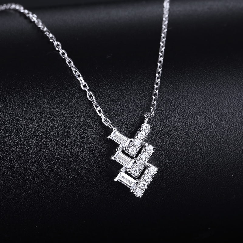 14k Gold 0.11 Ct Natural H Diamond Necklace: Ref:230963055 // gold content:14k gold // main gemstone:diamond // shape:multiply // carat weight:0. 11ct // clarity grade:vs-si // color:h // treatment:natural // Condition: New Low Estimate: 1300.00