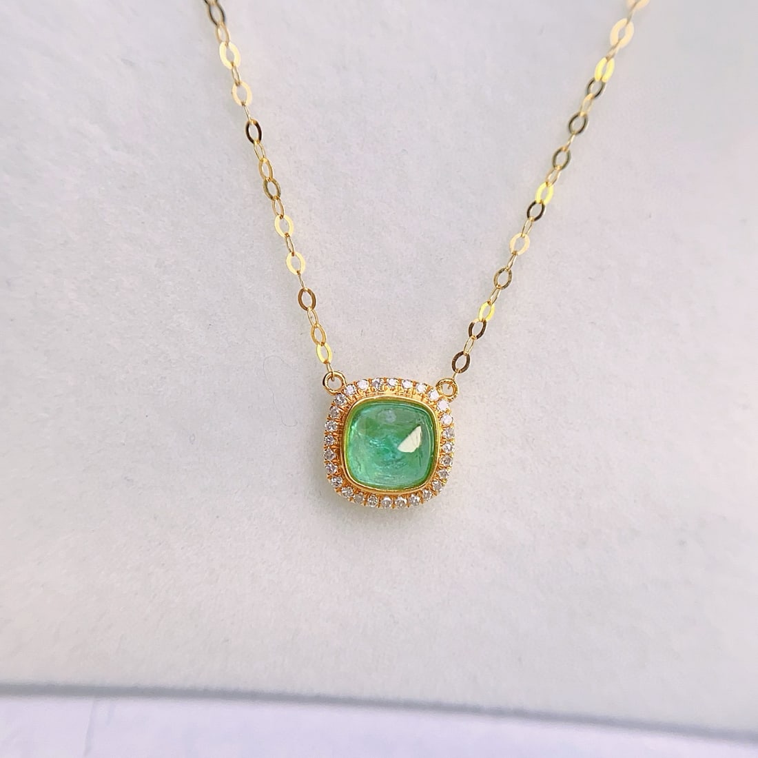 14k Gold 0.70 Ct Natural Emerald & Diamond Necklace (1 of 7)