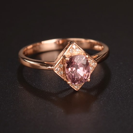 14k Gold 1.08 Ctw Natural Spinel & Diamond Ring: Ref:231068316 // gold content:14k gold // ring size:7. 25us // // main gemstone:spinel // shape:cushion // carat weight:1. 05ct // color:pink // treatment:natural // // adjacent gemstone 2 : diamond /