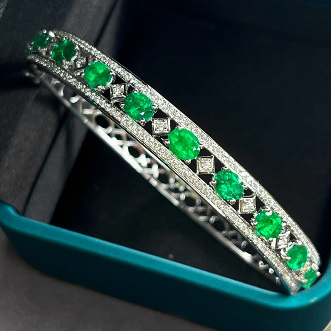 14k Gold 3.95 Ctw Vivid Green Natural Emerald & Diamond Bangle (1 of 6)