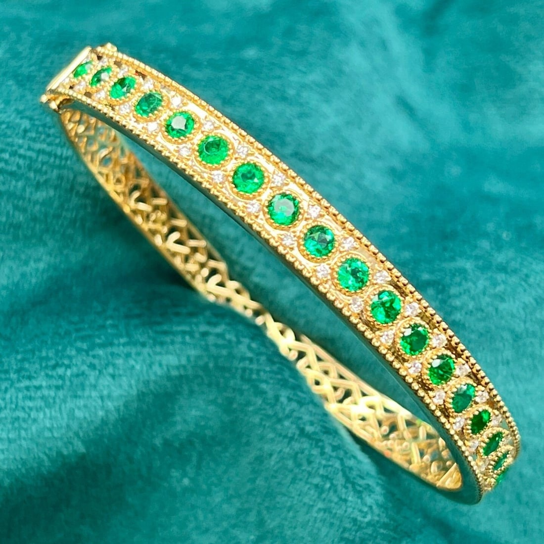 14k Gold 2.22 Ctw Vivid Green Natural Emerald & Diamond Bangle (1 of 6)