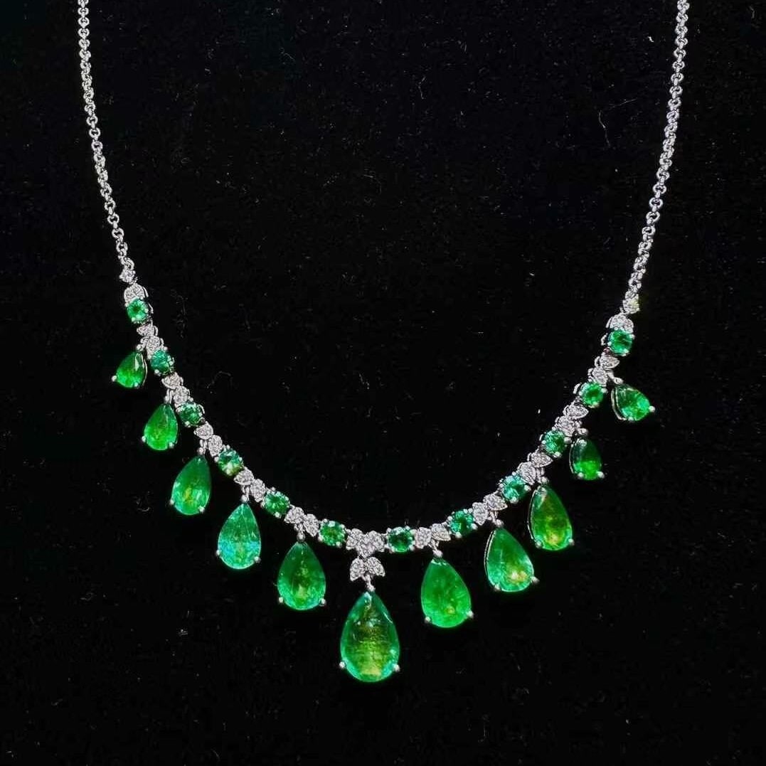 14k Gold 5.79 Ctw Vivid Green Natural Emerald & Diamond Necklace (1 of 5)