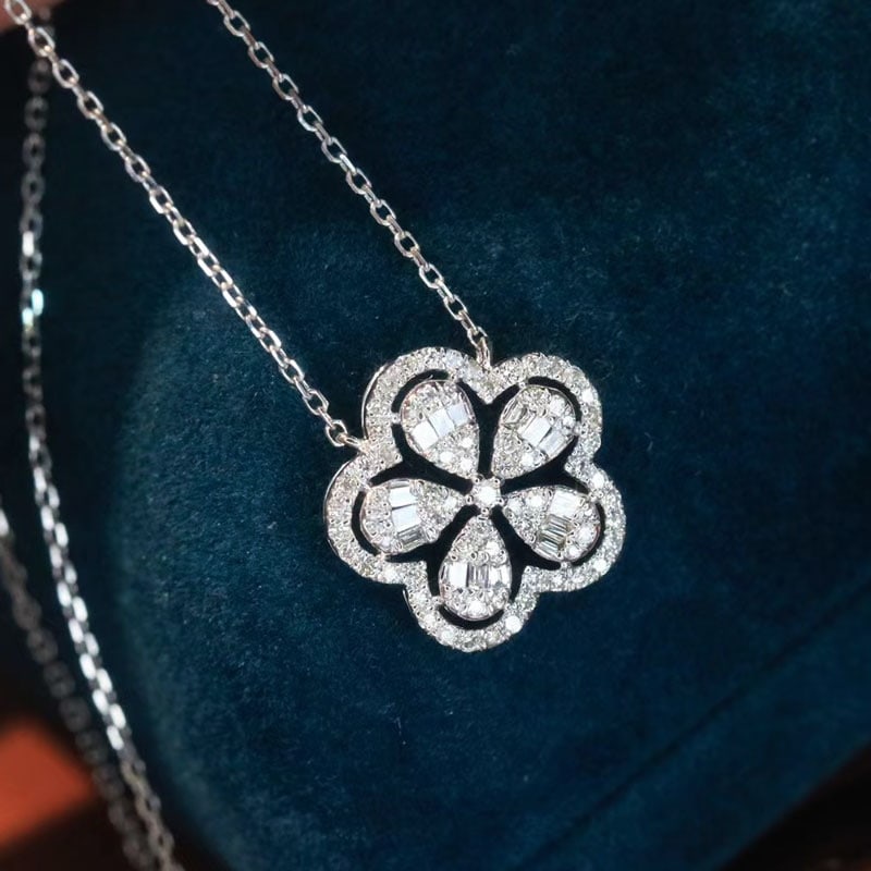 14k Gold 0.35 Ct Natural H Diamond Necklace: Ref:231086090 // gold content:14k gold // main gemstone:diamond // shape:multiple // carat weight:0. 35ct // clarity grade:vs-si // color:h // treatment:natural // Condition: New Low Estimate: 2200.0