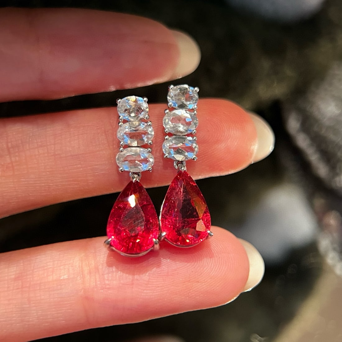 14k Gold 8.19 Ctw Natural Tourmaline & Topaz Earrings: Ref:231089083 // gold content:14k gold // main gemstone:tourmaline // shape:pear // carat weight:6. 04ct // color:red // treatment:natural // // adjacent gemstone 2 : topaz // shape:oval // carat weig