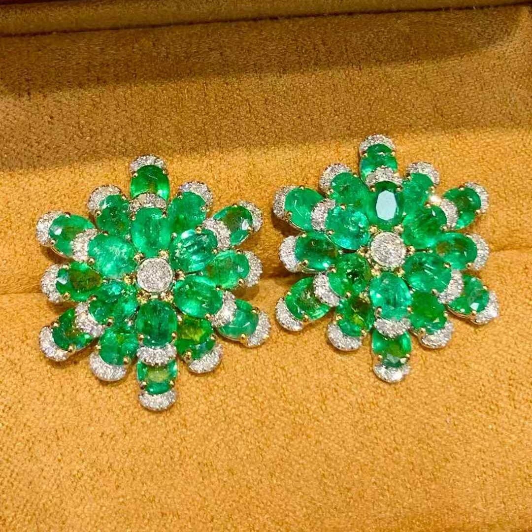 14k Gold 8 Ct Vivid Green Natural Emerald & Diamond Earrings (1 of 8)