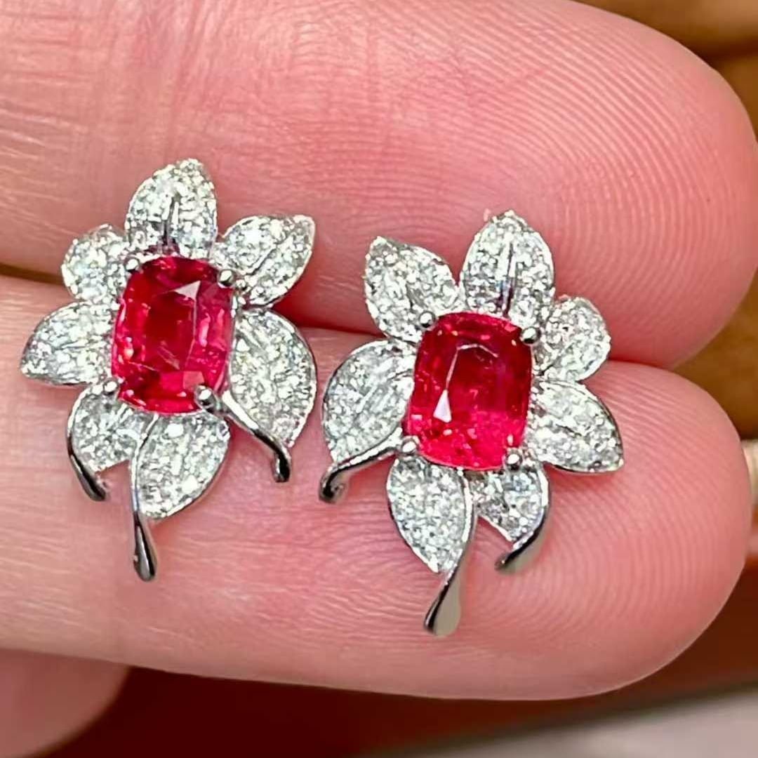 14k Gold 0.9 Ct Natural Spinel & Diamond Earrings: Ref:231089177 // gold content:14k gold // main gemstone:spinel // shape:cushion // carat weight:0. 9ct // color:red // treatment:natural // // adjacent gemstone 2 : diamond // shape:round //