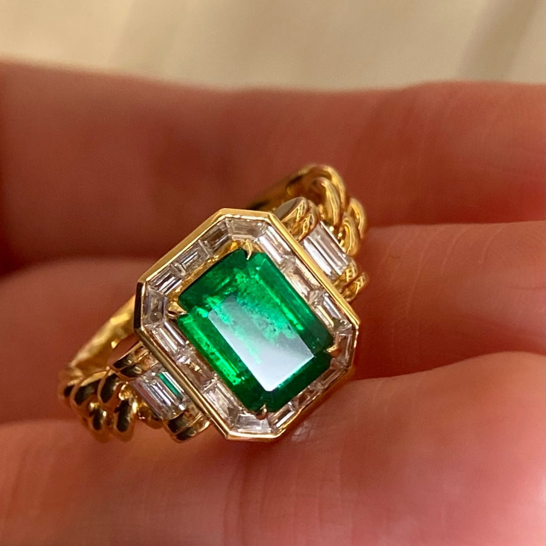 14k Gold 2.01 Ctw Vivid Green Natural Emerald & Diamond Ring: Ref:231090181 // gold content:14k gold // ring size:7. 25us // // main gemstone:emerald // shape:octagonal // carat weight:1. 51ct // color:vivid green // treatment:natural // // adjacent gemstone
