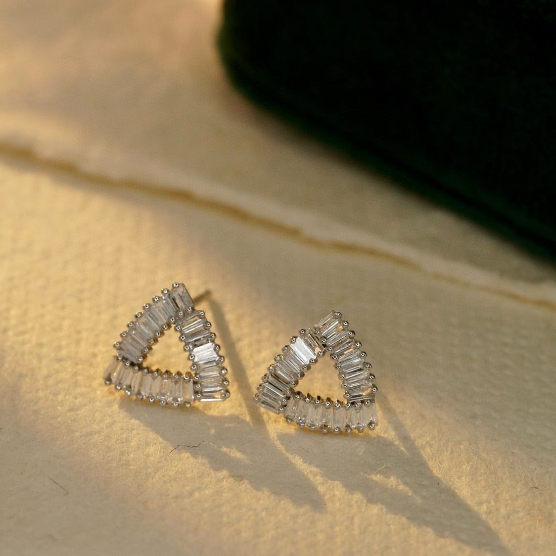 14k Gold 0.48 Ct Natural H Diamond Earrings: Ref:231090272 // gold content:14k gold // main gemstone:diamond // shape:baguette // carat weight:0. 48ct // clarity grade:vs-si // color:h // treatment:natural // Condition: New Low Estimate: 1900.0